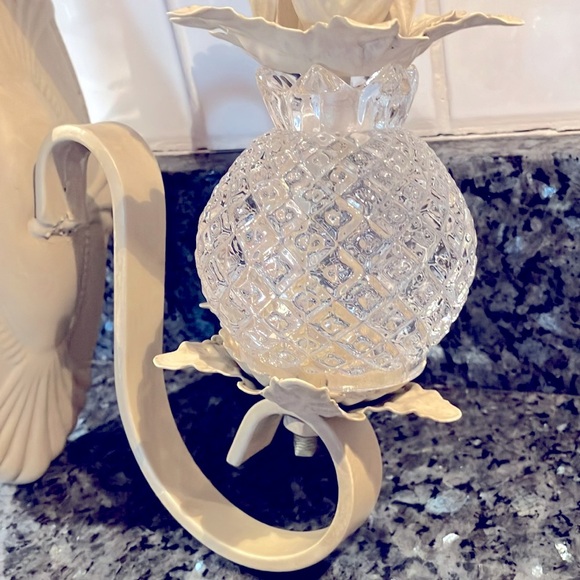 Decorative Heavy Metal Wall Sconce With Glass Pineapple - Picture 4 of 10